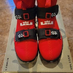 LeBrons Soldiers XIII Basketball Shoes
